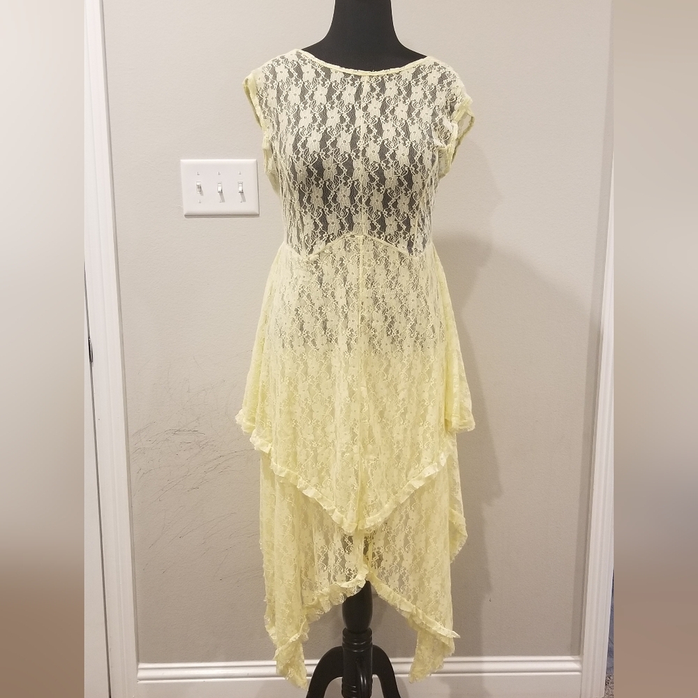 Elegant Warm Cream Short Sleeve Lace Slip Dress Size Extra large